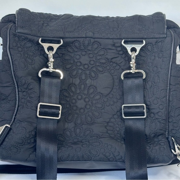 Petunia Pickle Bottom convertible diaper bag quilted black - Picture 9 of 15